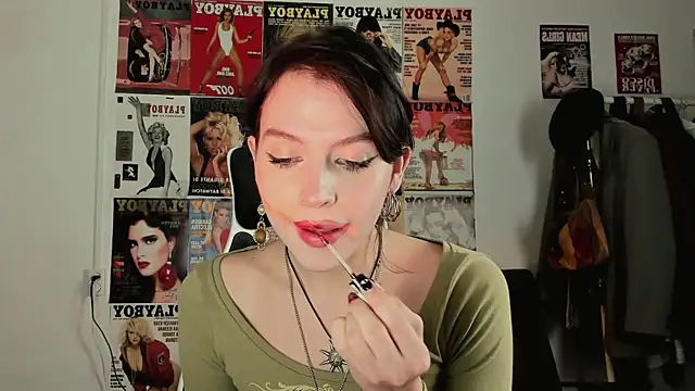 Niky  Jess online show from November 2025 06:52:01 PM