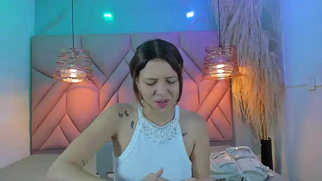 Snapshot of AngelaaCute_ chatting on December 2024 11:50:02 AM AngelaaCute online show from December 2024 11:50:02 AM