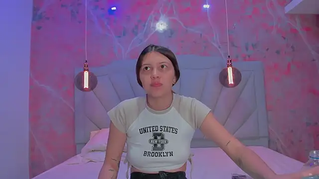 Snapshot of AngelaaCute_ chatting on January 2025 11:58:02 AM AngelaaCute online show from January 2025 11:58:02 AM