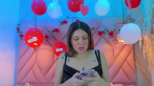 Snapshot of AngelaaCute_ chatting on February 2025 12:54:01 PM AngelaaCute online show from February 2025 12:54:01 PM