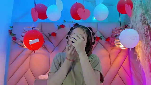 Snapshot of AngelaaCute_ chatting on February 2025 12:28:01 PM AngelaaCute online show from February 2025 12:28:01 PM