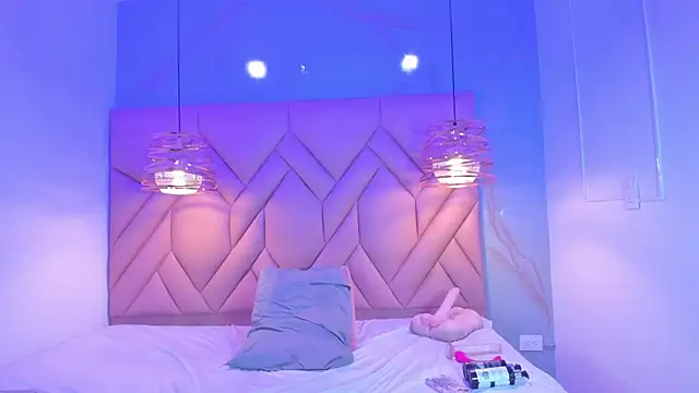 Snapshot of AngelaaCute_ chatting on March 2025 03:18:01 PM AngelaaCute online show from March 2025 03:18:01 PM