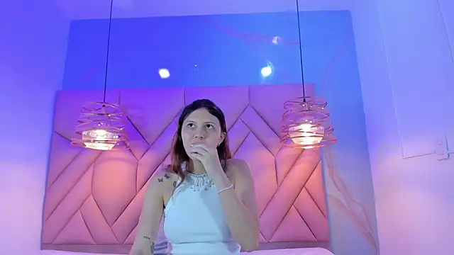 Snapshot of AngelaaCute_ chatting on March 2025 12:28:01 PM AngelaaCute online show from March 2025 12:28:01 PM