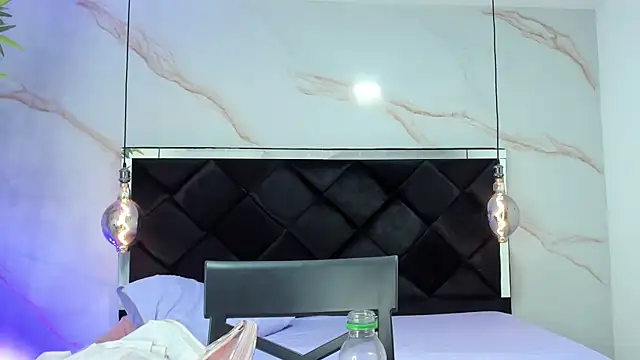 Snapshot of AngelaaCute_ chatting on September 2025 12:29:01 PM AngelaaCute online show from September 2025 12:29:01 PM