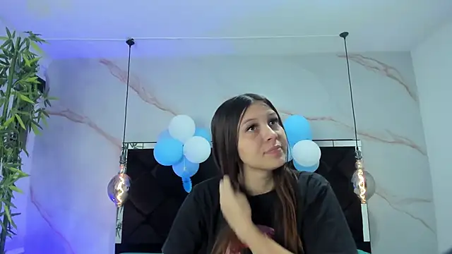 Snapshot of AngelaaCute_ chatting on September 2025 12:10:02 PM AngelaaCute online show from September 2025 12:10:02 PM