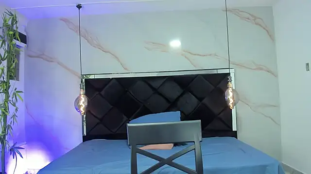 Snapshot of AngelaaCute_ chatting on October 2025 12:36:02 PM AngelaaCute online show from October 2025 12:36:02 PM