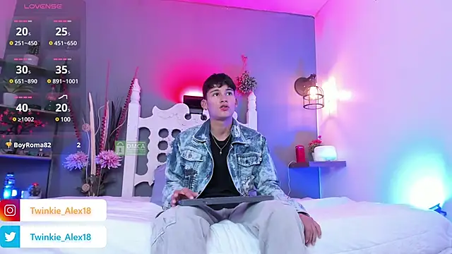 Twinkie-Alex18 online show from February 2025 09:14:02 PM