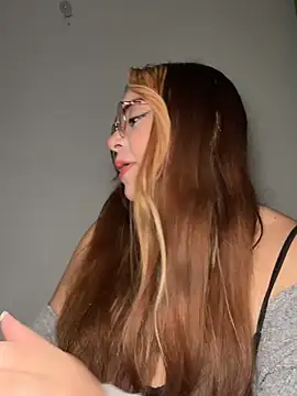 NatyOlson online show from October 2025 03:36:01 AM