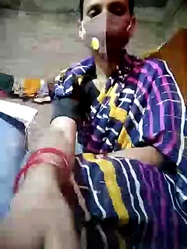 Snapshot of Poonam-bab chatting on December 2024 08:48:02 AM Poonam-bab online show from December 2024 08:48:02 AM