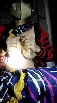 Snapshot of Poonam-bab chatting on February 2025 04:44:01 PM Poonam-bab online show from February 2025 04:44:01 PM