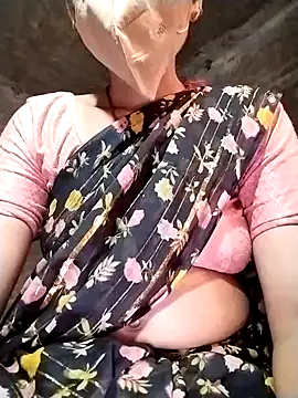 Snapshot of Poonam-bab chatting on February 2025 07:22:01 AM Poonam-bab online show from February 2025 07:22:01 AM
