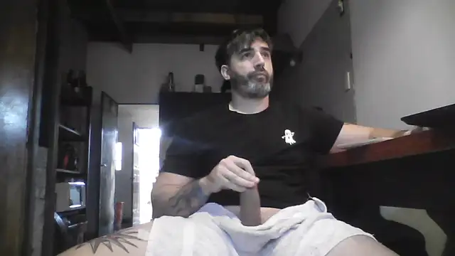 Snapshot of ozzypsico13 chatting on June 2026 05:01:02 PM ozzypsico13 online show from June 2026 05:01:02 PM