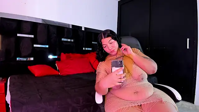 Tasha Sant online show from October 2025 09:06:01 PM