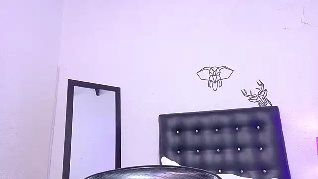 Skinny hottie18 online show from March 2025 05:10:02 PM