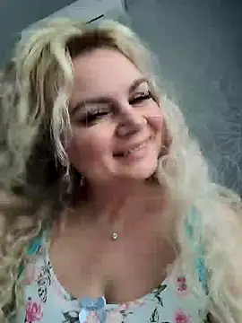 candy queeen online show from February 2025 03:37:01 AM