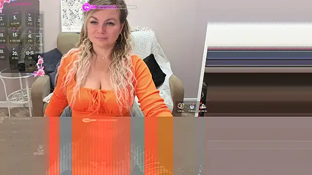 Snapshot of candy_queeen chatting on October 2025 12:27:02 PM candy queeen online show from October 2025 12:27:02 PM