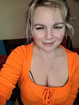 candy queeen online show from November 2025 05:02:01 PM