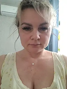 candy queeen online show from February 2026 11:32:02 AM