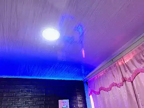 Snapshot of loren_tits24 chatting on December 2024 09:39:01 PM loren tits24 online show from December 2024 09:39:01 PM