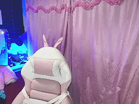 Snapshot of loren_tits24 chatting on December 2024 01:04:02 AM loren tits24 online show from December 2024 01:04:02 AM