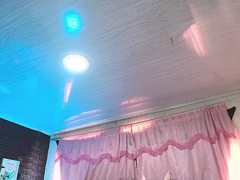 Snapshot of loren_tits24 chatting on January 2025 08:28:01 PM loren tits24 online show from January 2025 08:28:01 PM