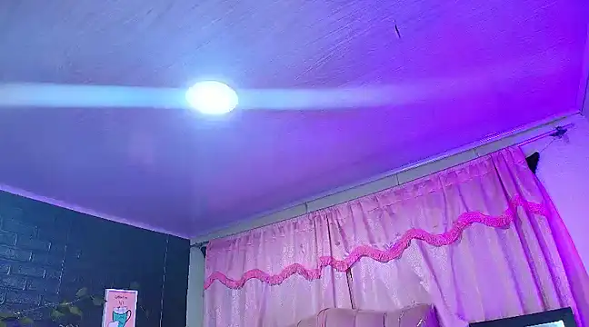 Snapshot of loren_tits24 chatting on February 2025 01:53:02 AM loren tits24 online show from February 2025 01:53:02 AM