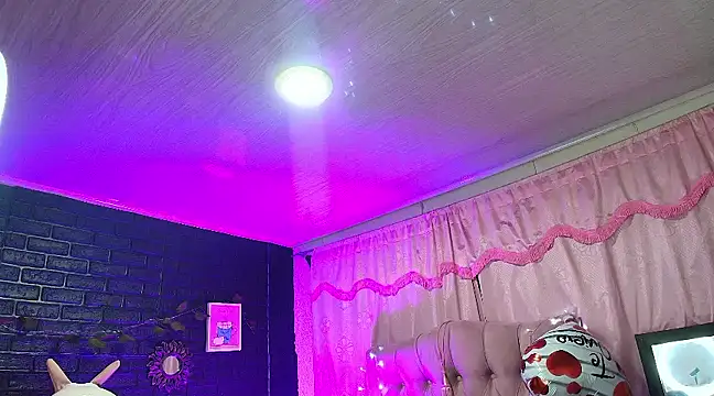 Snapshot of loren_tits24 chatting on March 2025 12:11:01 AM loren tits24 online show from March 2025 12:11:01 AM