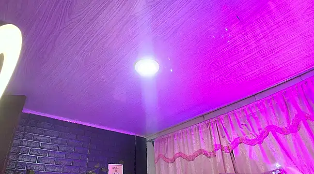 Snapshot of loren_tits24 chatting on March 2025 11:32:02 PM loren tits24 online show from March 2025 11:32:02 PM