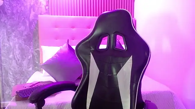 melody  bleir online show from September 2025 10:11:02 PM