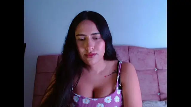 Paris-love online show from October 2025 11:06:02 PM