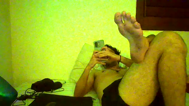 couplemilk online show from April 2026 12:28:01 AM