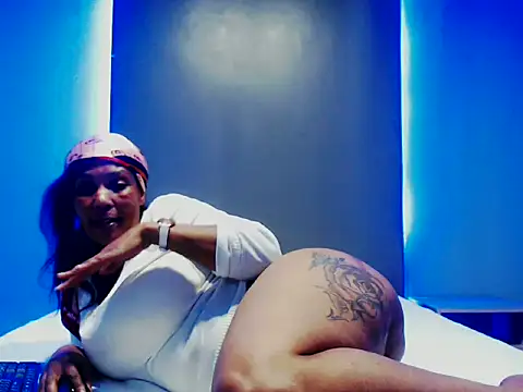 Juicyasss35xx online show from October 2025 06:39:01 PM