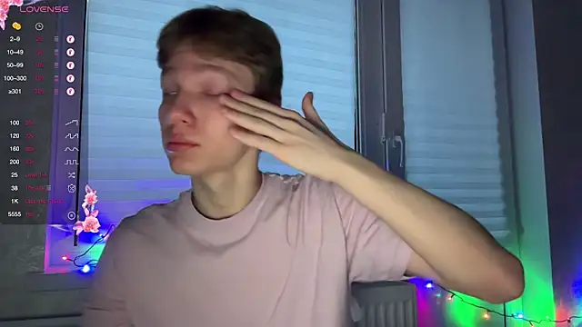 Snapshot of gay_boyss chatting on December 2024 06:44:01 AM gay boyss online show from December 2024 06:44:01 AM