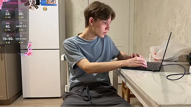 Snapshot of gay_boyss chatting on February 2025 05:04:01 PM gay boyss online show from February 2025 05:04:01 PM