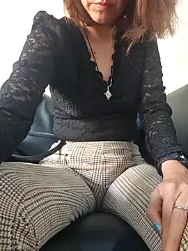 Lunababymylove online show from September 2025 06:44:02 PM