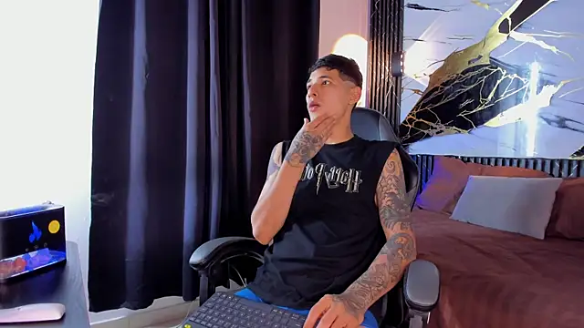 kyle smithxx online show from December 2025 08:23:01 AM