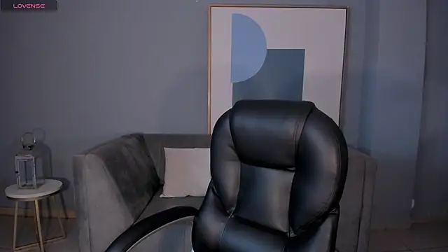 Snapshot of DolcieElliot chatting on December 2024 11:48:01 AM DolcieElliot online show from December 2024 11:48:01 AM