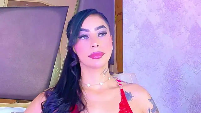 GiahDaniels online show from April 2026 09:32:01 PM