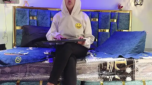 Snapshot of dakota_guirl chatting on February 2025 09:54:01 AM dakota guirl online show from February 2025 09:54:01 AM