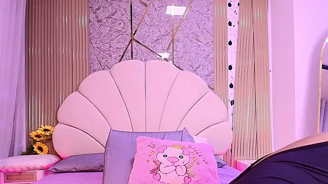 nata luna online show from April 2026 07:15:02 PM