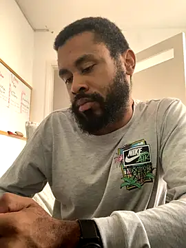 KaelMoreau online show from October 2025 03:10:01 PM