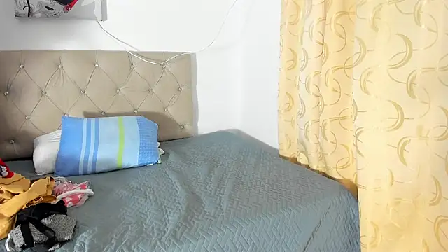 Vahiolet smith online show from September 2025 03:00:01 AM