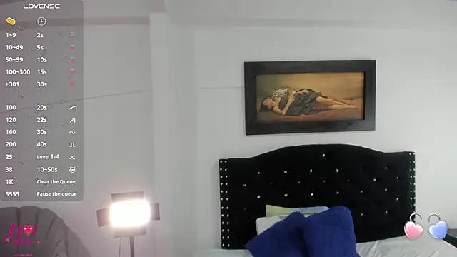 Vahiolet smith online show from November 2025 03:16:01 AM