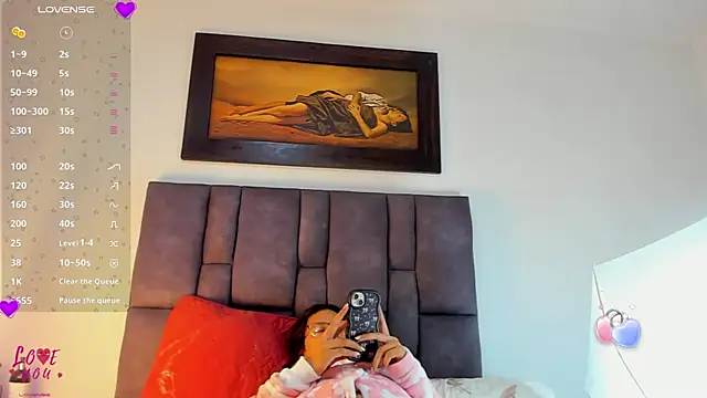 Vahiolet smith online show from February 2026 03:05:01 AM