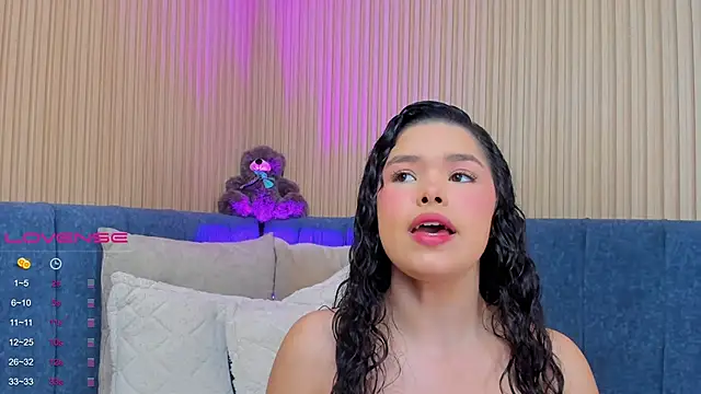 Snapshot of angeline_teen chatting on January 2025 12:06:02 PM angeline teen online show from January 2025 12:06:02 PM