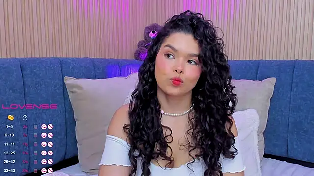 Snapshot of angeline_teen chatting on January 2025 03:13:02 PM angeline teen online show from January 2025 03:13:02 PM