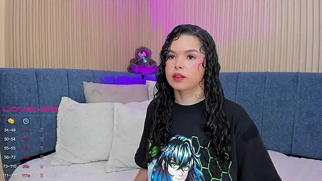 Snapshot of angeline_teen chatting on January 2025 12:07:02 PM angeline teen online show from January 2025 12:07:02 PM