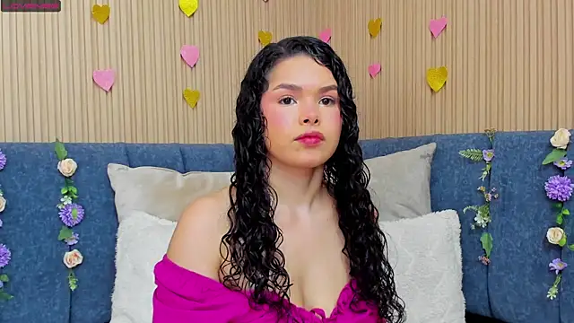Snapshot of angeline_teen chatting on February 2025 12:57:02 PM angeline teen online show from February 2025 12:57:02 PM