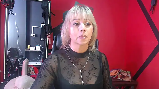 Snapshot of KLOE_PIELL chatting on September 2025 09:15:01 PM KLOE PIELL online show from September 2025 09:15:01 PM