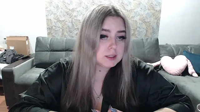 TiffaniYW online show from December 2024 07:22:01 PM